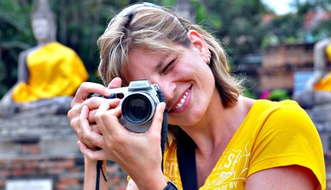 Tatiana Perim dá exemplo de coragem feminina. Ela deixou o trabalho na Discovery Networks do Brasil, onde atuava há seis anos, para tirar um período sabático, no projeto batizado de Motto Slow Travel  viagem rumo ao desconhecido. A publicitária, que viaja sozinha, passou o primeiro mês na Índia e agora está no Vietnã. Tudo está sendo registrado no site com o nome do projeto | 