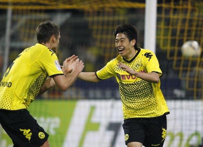 Borussia, do japonês Kagawa, abriu 2 a 0 contra o Stuttgart, sofreu a virada, reverteu a desvantagem, mas, no fim cedeu o empate: 4 a 4 | 