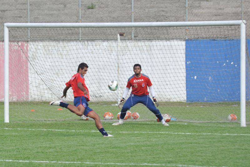 Wellington Silva aprimora a finalização: ansiedade para entrar em campo | Marcelo Andrade/Gazeta do Povo