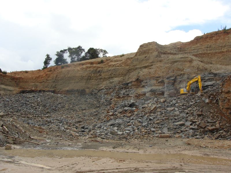 A detonação de rochas na cascalheira assustou moradores, que sentiram a terra tremer na região | Prefeitura de Prudentópolis/Divulgação