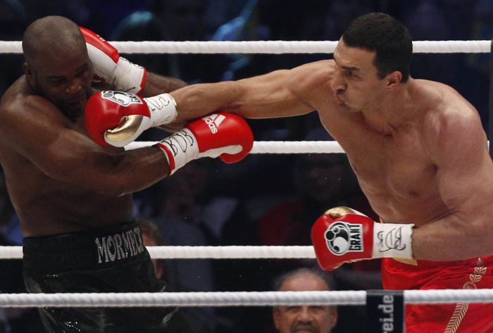 Vitória sobre Jean-Marc Mormeck foi a 15.ª seguida de Wladimir Klitschko | Reuters