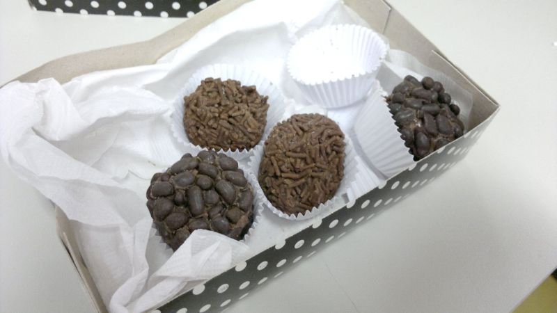 Resultado da perícia feita nos brigadeiros ficará pronto em uma semana | Heliberton Cesca/Gazeta do Povo