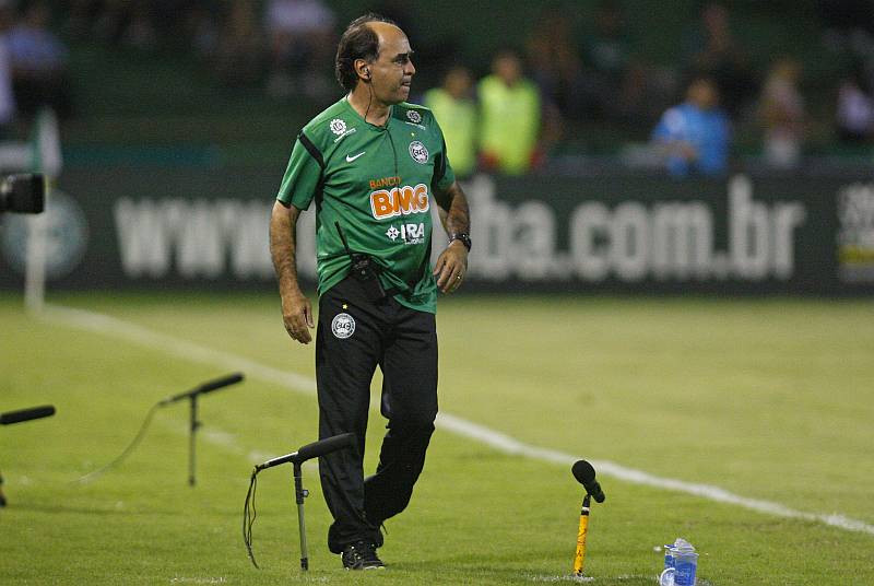 Marcelo Oliveira ainda busca a formação ideal no ataque | Antonio More / Agência de Notícias Gazeta do Povo