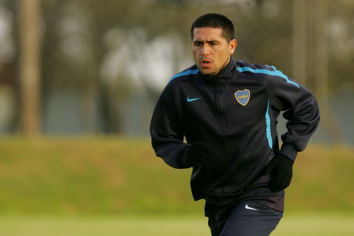 Meia Lanzini alerta o Flu sobre o compatriota Riquelme | Antonio More / Gazeta do Povo