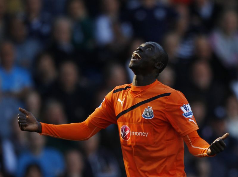 Cisse celebra o seu segundo gol, que colocou o Newcastle em vantagem | Darren Staples /Reuters