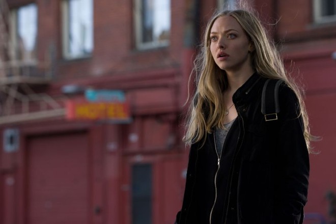 A atriz Amanda Seyfried interpreta Jill, uma garota que precisa enfrentar um serial killer | 
