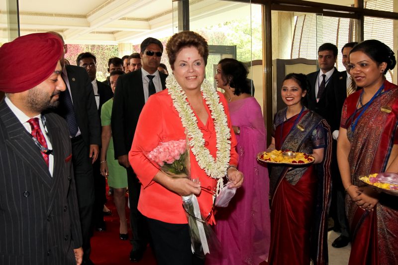 Ao chegar ao hotel, Dilma ganhou um bindi, apetrecho utilizado no centro da testa | Roberto Stuckert Filho