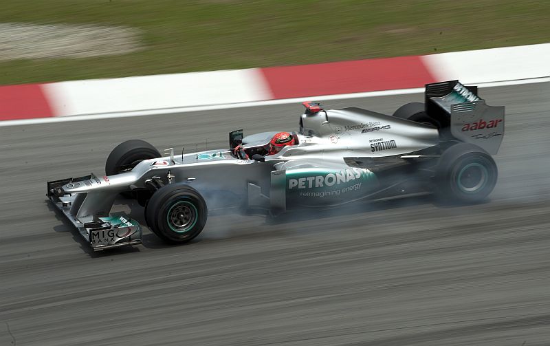 Schumacher tem se mostrado competitivo no começo da temporada | Saeed Khan / AFP