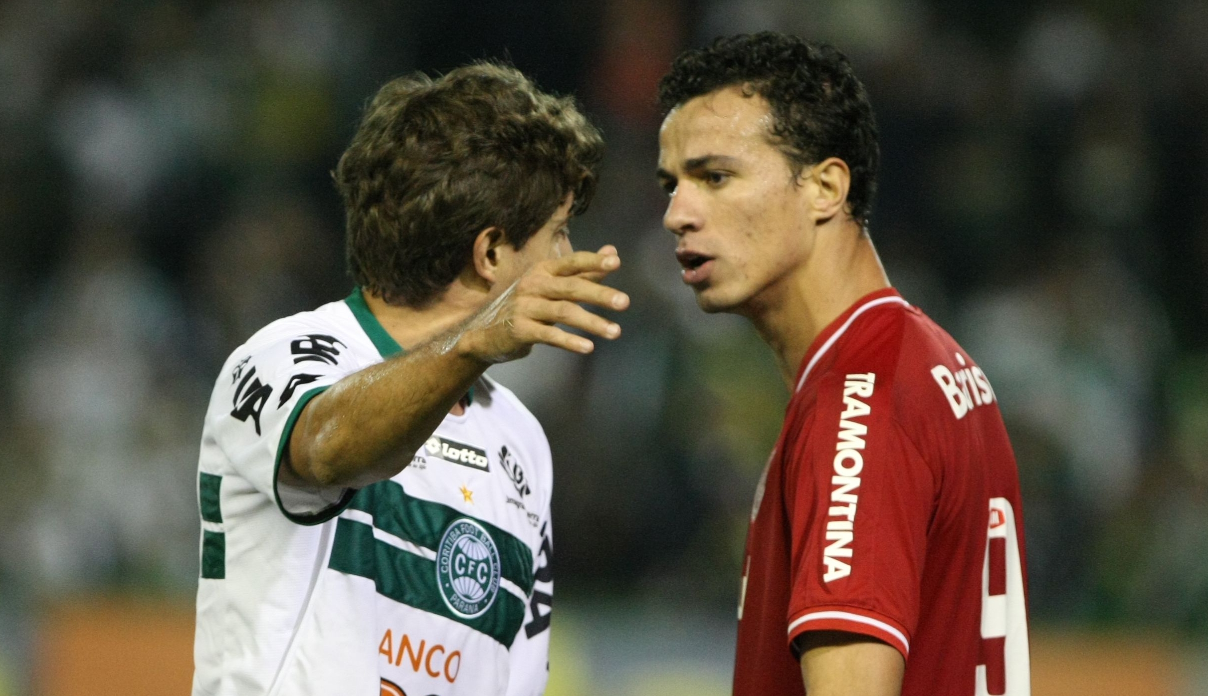 Coritiba, de Tcheco, irá enfrenter o Inter, de Leandro Damião na estreia do Brasileirão | Daniel Castellano / Gazeta do Povo