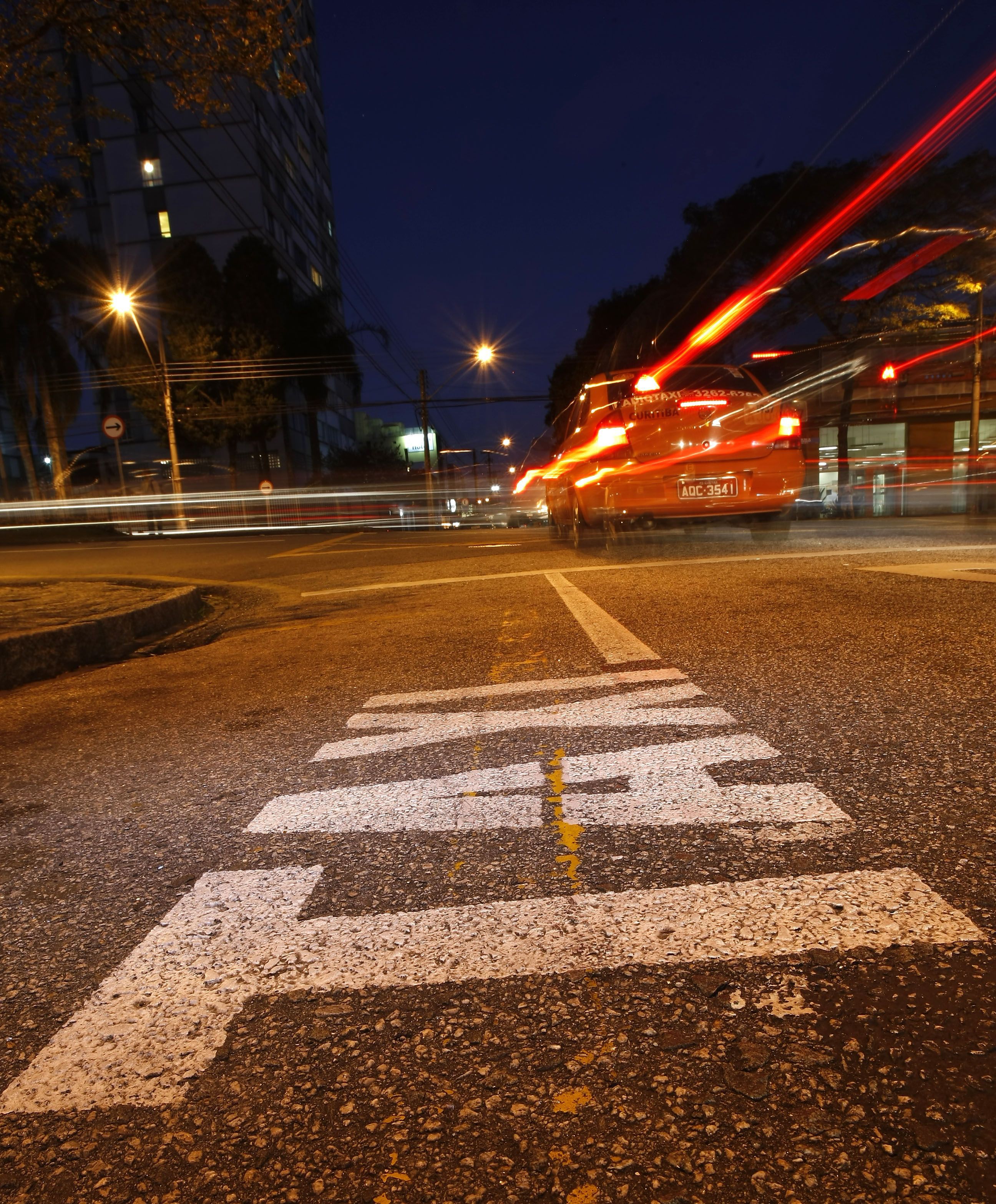 O ideal é um táxi a cada 300 habitantes | Jonathan Campos/ Gazeta do Povo