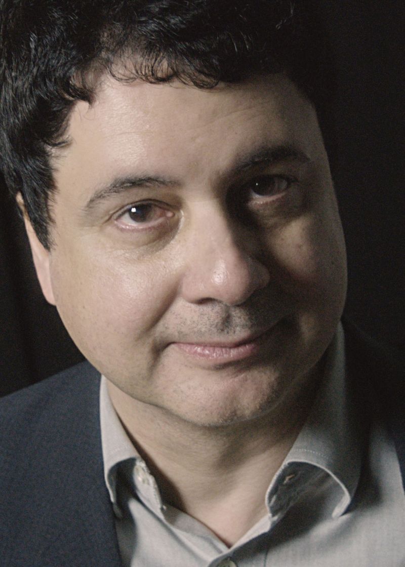 O escritor volta à origem da palavra daimon, inspiração artística em grego | Irene Santos/Divulgação