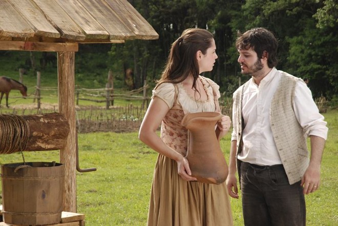 O casal Giulia (Carol Damião) e Fabrizio (Daniel Siwek) são personagens ficcionais da minissérie que vai ao ar em abril na Revista RPC | Divulgação
