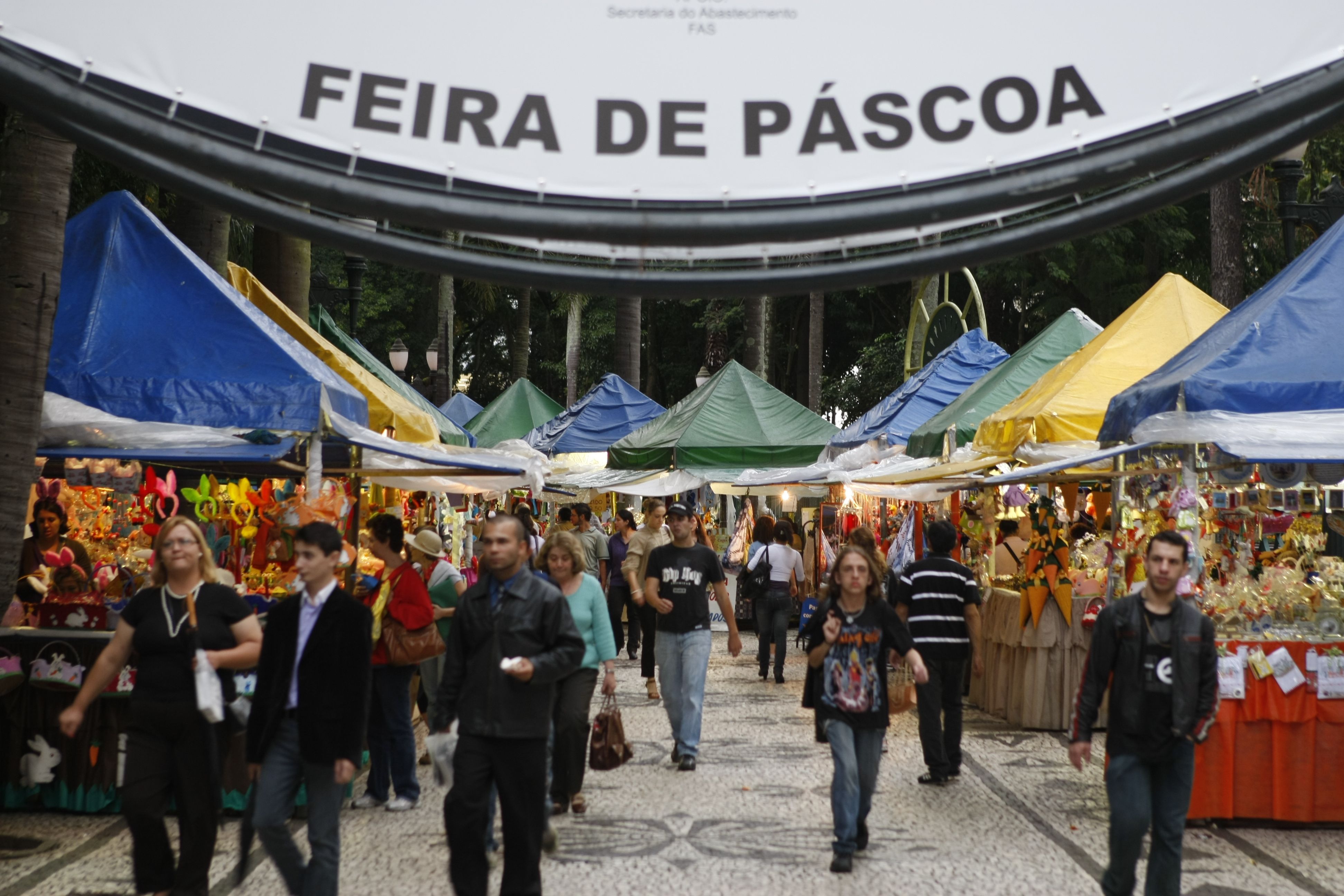 Feira de Páscoa da Praça Osório, no Centro de Curitiba, começa neste sábado (24) | Daniel Castellano/Gazeta do Povo