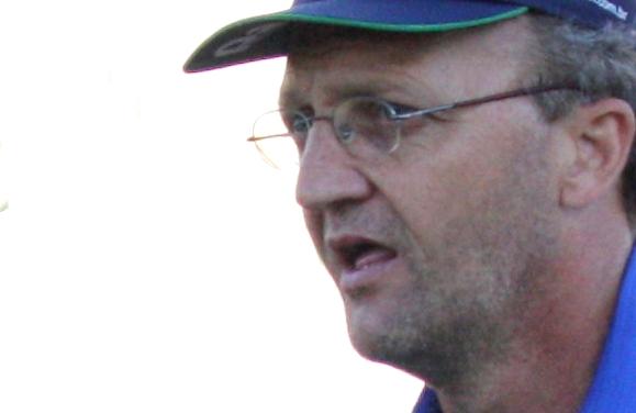 Técnico conquistou um título estadual, 13 vitórias, 12 empates e apenas uma derrota | William Kayser / Gazeta Maringá