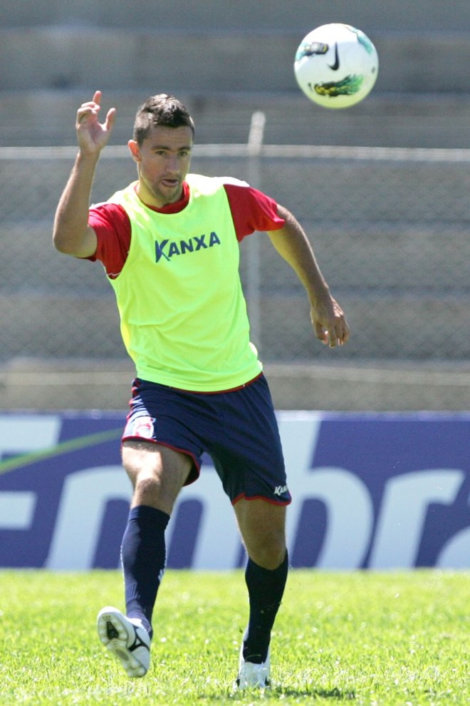 Alex Bruno, zagueiro | 