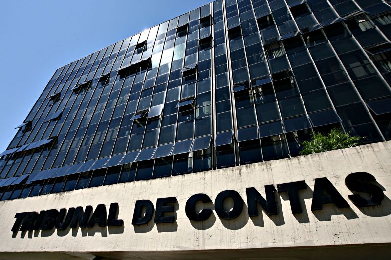 Prédio do Tribunal de Contas: procuradores do TC pediram correção a 286 prefeituras, 280 câmaras e 199 entidades de administração indireta | Felipe Rosa/ Gazeta do Povo
