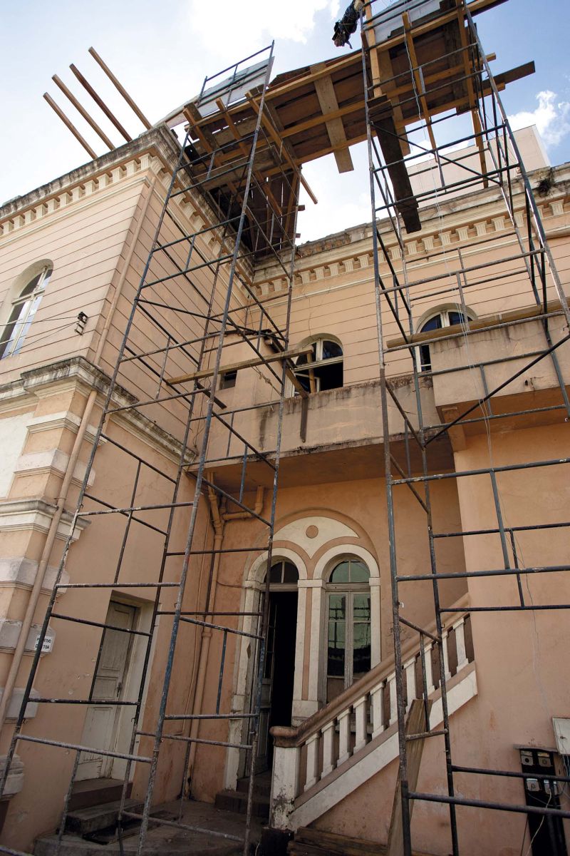 Com a estrutura comprometida, o Museu da Imagem e do Som, tombado pelo estado em 1977, passa agora por reformas emergenciais depois de ter ficado sete anos fechado | Henry Milléo/Gazeta do Povo