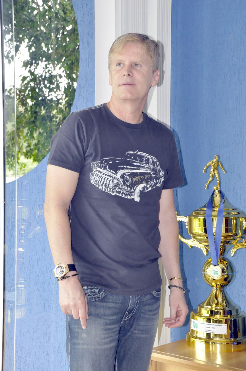 Sérgio Malucelli, gestor do Londrina, mostra animação com a boa fase do time | Thaís Souza/ Gazeta do Povo
