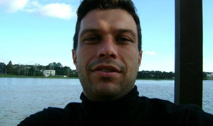 O supervisor Danilo Jacomini Pitol, de 32 anos, está desaparecido desde quarta-feira (07) na praia de Ferrugem, em Garopaba (SC) | Arquivo familiar / Divulgação