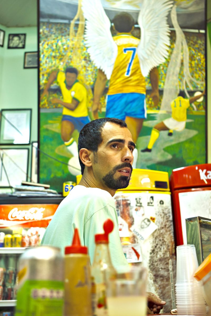 Deus escreve certo por pernas tortas. Arlindo Ventura, o Magrão, dono dO Torto Bar | Antônio Costa / Gazeta do Povo