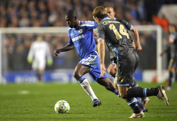 Ramires disse que muita gente duvidava da classificação do Chelsea diante do Napoli | Reuters
