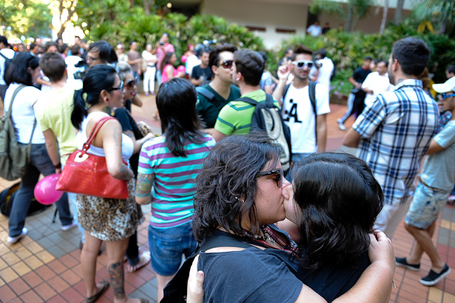 Manifestação reuniu cerca de 200 pessoas segundo estimativa dos organizadores | Fabio Dias - Gazeta do Povo