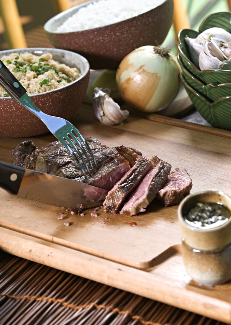 Comer carne bovina ou suína todo dia aumenta em 13% as chances de ter câncer | Alexandre Mazzo / Gazeta do Povo