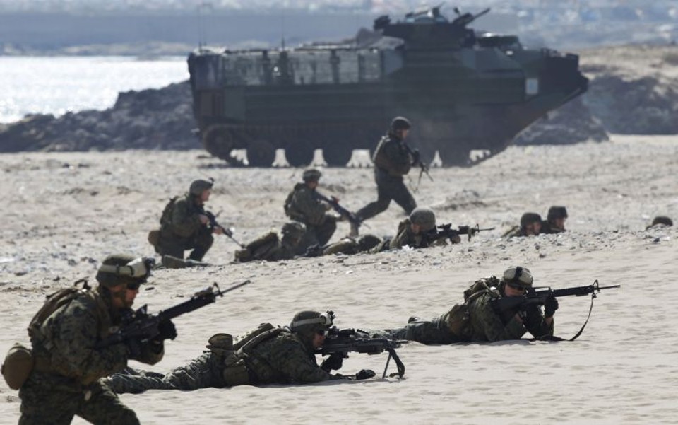 Soldados norte-americanos e sul-coreanos participam de exercício militar em Pohang | REUTERS/Lee Jae-Won