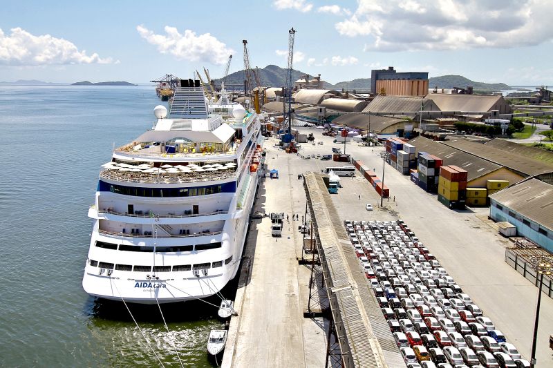 Aida Cara no Porto de Paranaguá no ano passado: Anvisa avaliou bem este navio de cruzeiro | Orlando Kissner/arquivo/Gazeta do Povo