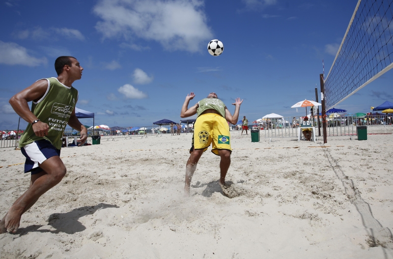 Esporte tipicamente praiano, futevôlei terá estreia do Mundial em Curitiba | Jonathan Campos / Gazeta do Povo