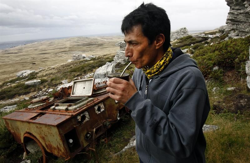 Pedro Cáceres, veterano da Guerra das Malvinas, voltou às ilhas depois de 30 anos do fim do conflito | Efe