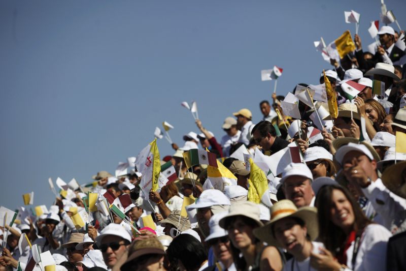 Multidão pronta para receber o Papa Bento XVI | AFP