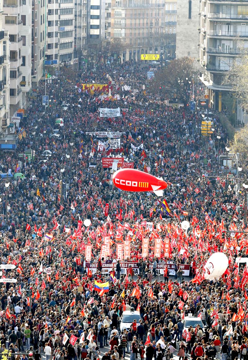 Concentração no centro de Valencia contra a reforma trabalhista do governo espanhol | Jose Jordan/AFP