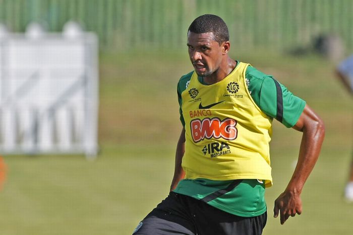 Pereira ficará dois meses sem jogar por causa da fratura no braço direito | Daniel Castellano / Gazeta do Povo