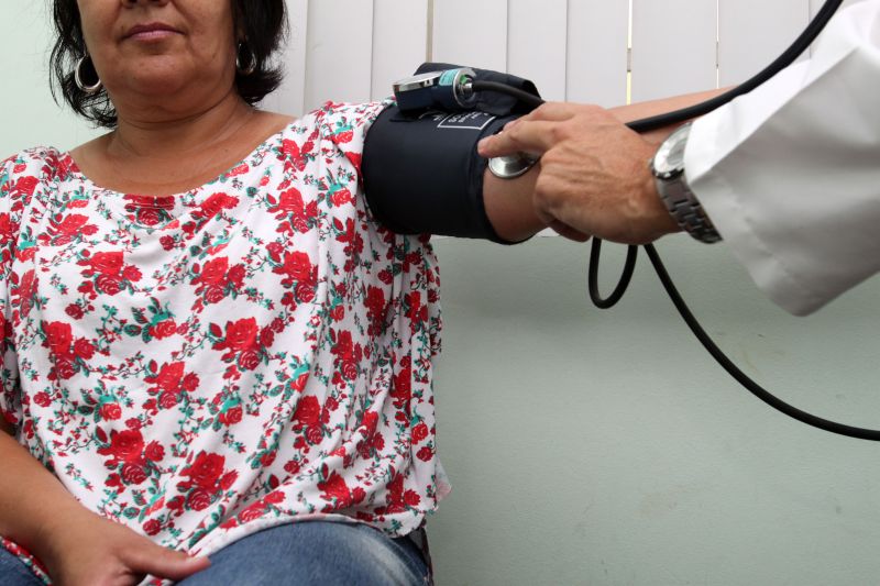 Médico da família em ação preventiva: cobertura de atendimento domiciliar é maior nas cidades pequenas | Josué Teixeira/ Gazeta do Povo