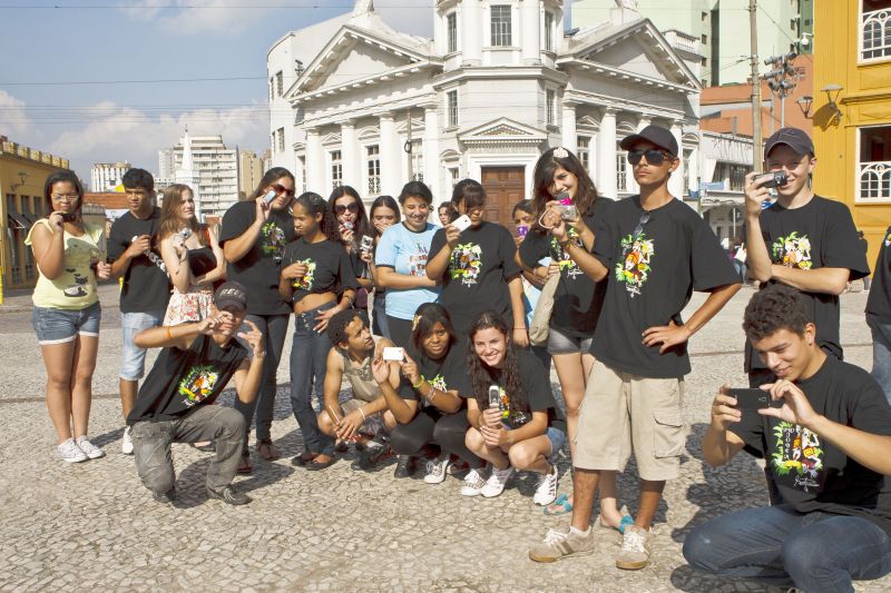 Alunos fotografaram Curitiba no projeto que quer afastá-los das drogas e da gravidez precoce | Antônio Costa/ Gazeta do Povo
