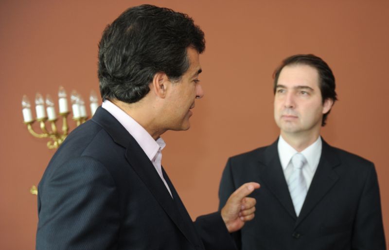 O governador Beto Richa despede-se de Wilson Quinteiro: secretário de Relações com a Comunidade deixou o cargo com dois meses de antecedência | AENotícias