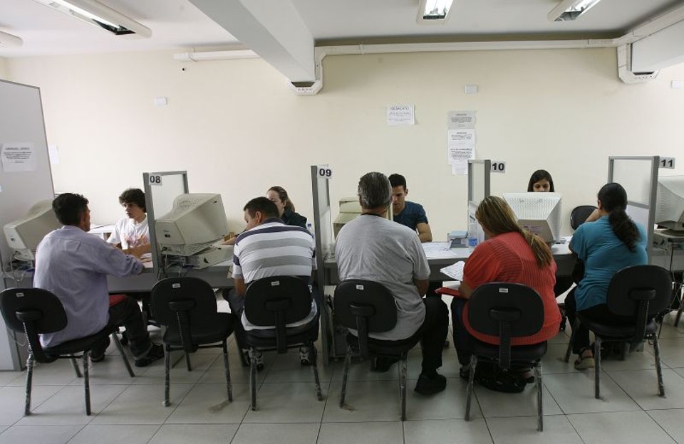 Quando os juros são abusivos? Em alguns casos, consumidor consegue baixar, apenas com a ajuda do Procon, os juros cobrados pelas instituições financeiras | Jonathan Campos / Gazeta do Povo