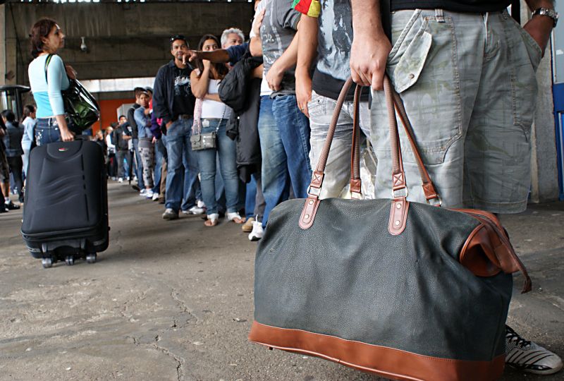 Movimento registrado em um feriado na Rodoferroviária de Curitiba: filas na compra das passagens | Marco Andre Lima / Agencia de Noticias Gazeta do Povo