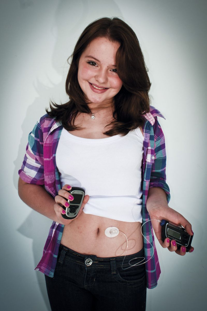 Maria Eduarda passou a ter uma nova vida depois da bomba de insulina. Devido ao preço alto, Justiça determinou que Estado cubra os custos do seu tratamento | Daniel Caron/ Gazeta do Povo