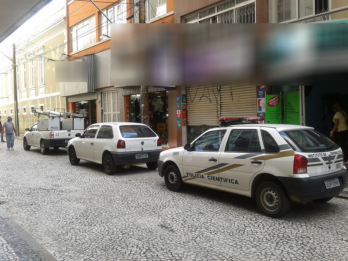 Comerciante foi preso em flagrante no Centro de Curitiba por furto de energia elétrica, prática popularmente conhecida como gato | 1º Distrito Policial / Divulgação