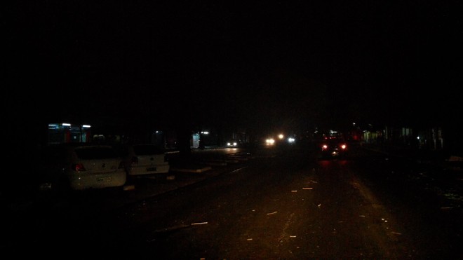 Avenida Brasil ficou às escuras após o temporal | 