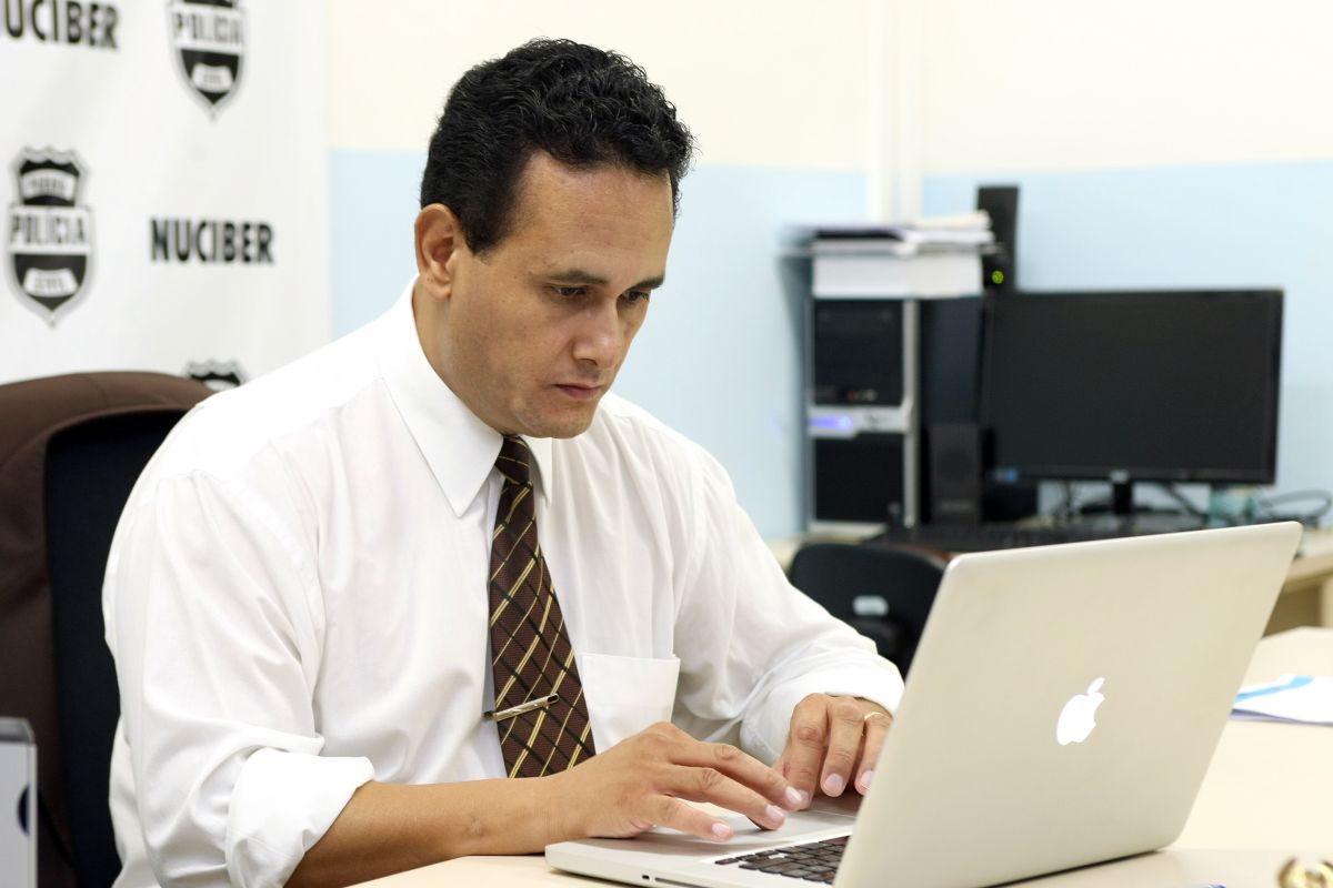 O delegado Demétrius de Oliveira tem se especializado na área digital há 22 anos | Hugo Harada / Gazeta do Povo
