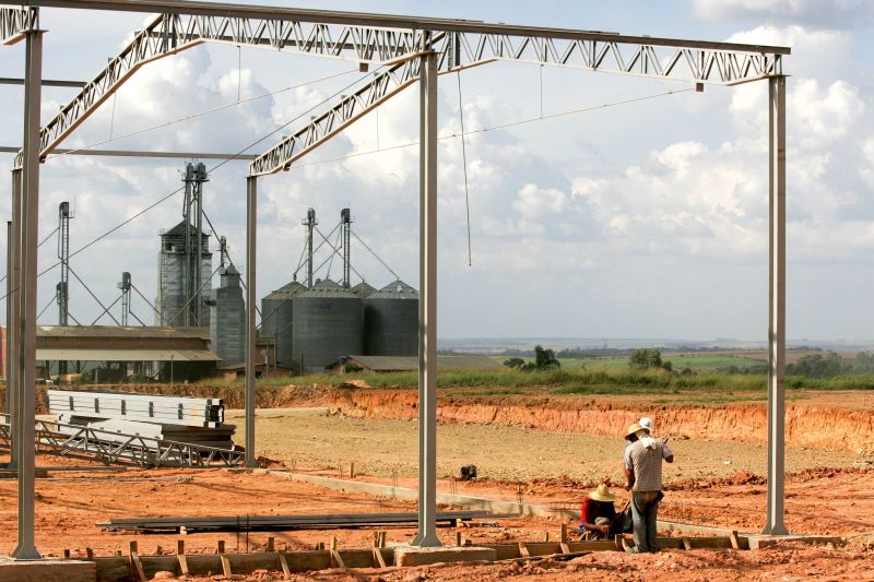 Distrito industrial em construção em Palmeira. Município atrai empresas como a Kürten pela matéria-prima abundante | Josué Teixeira/Gazeta do Povo