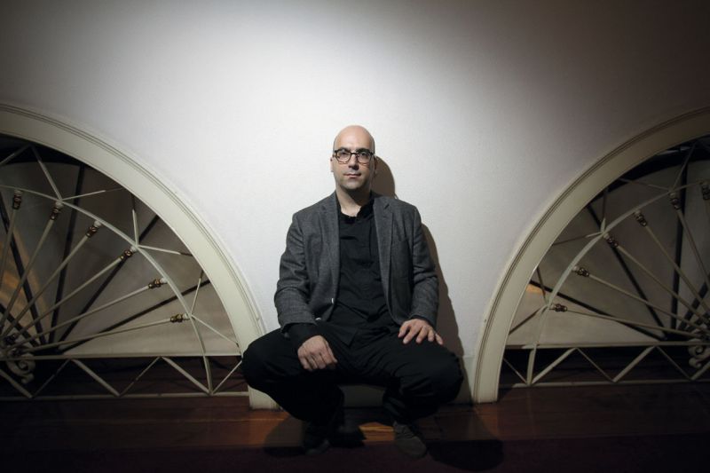 O tsunami literário Valter Hugo Mãe compõe uma narrativa lírica em seu novo romance | Joana Sousa/ Divulgaçao