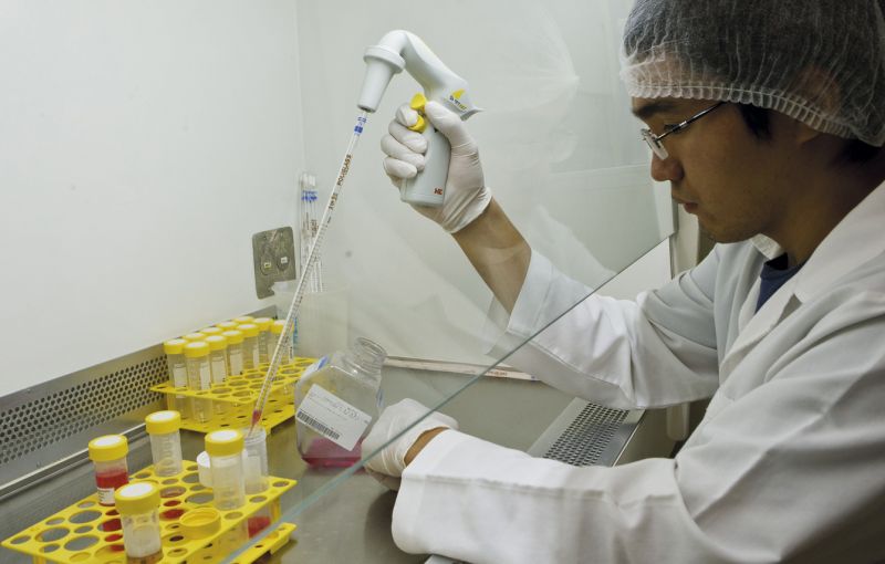 Laboratório de células-tronco da PUCPR, em Curitiba, viabilizado com recursos da Finep: financiamento garantido apenas para projetos encorpados e com perfil inovador | Antônio Costa / Gazeta do Povo