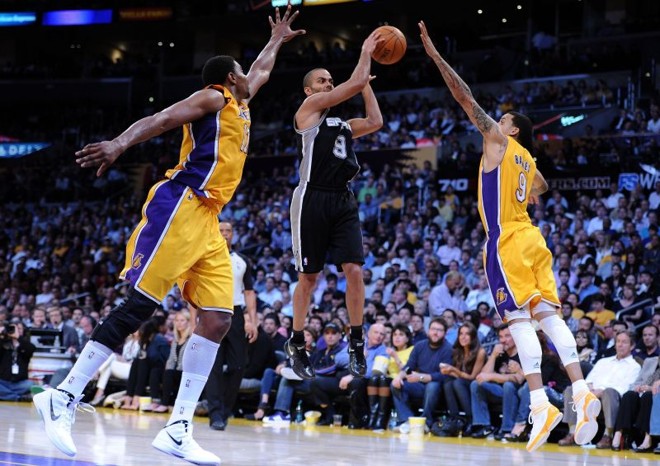 Tony Parker foi o destaque do Spurs no triunfo sobre o Los Angeles Lakers |