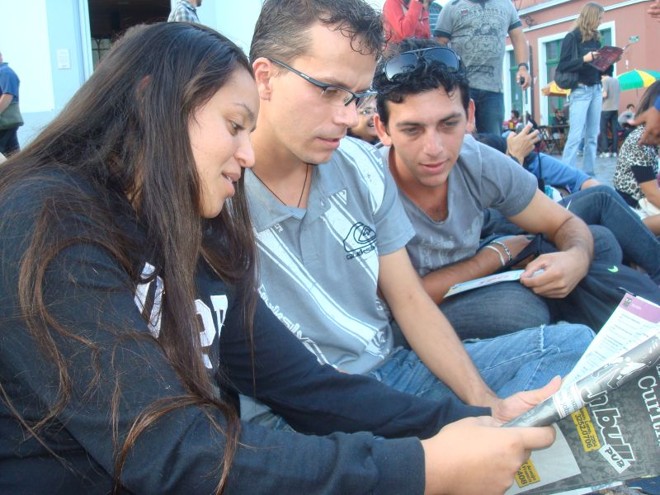 Igor Soares (ao centro) veio com um grupo de estudantes de Matinhos para conferir o Festival |