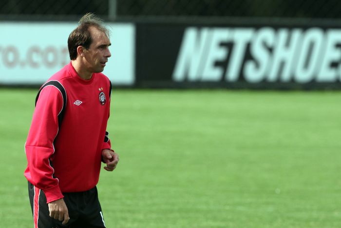 Paulo Baier alerta que os problemas no Criciúma podem acabar fortalecendo o adversário para a partida desta quinta-feira na Vila Capanema | Walter Alves/Gazeta do Povo