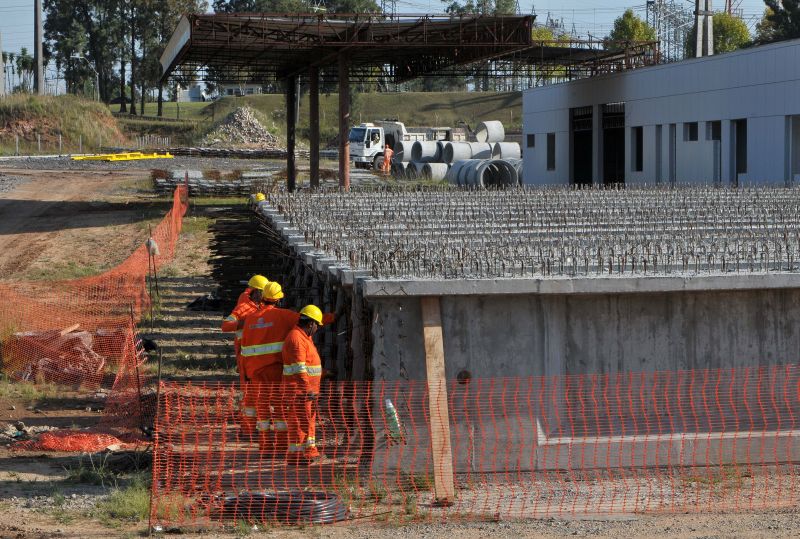 As 15 vigas que serão transportadas no final de semana, interrompendo o tráfego na BR-116, pesam 65 toneladas cada uma | Gilson Camargo/Autopista Planalto Sul/Divulgação